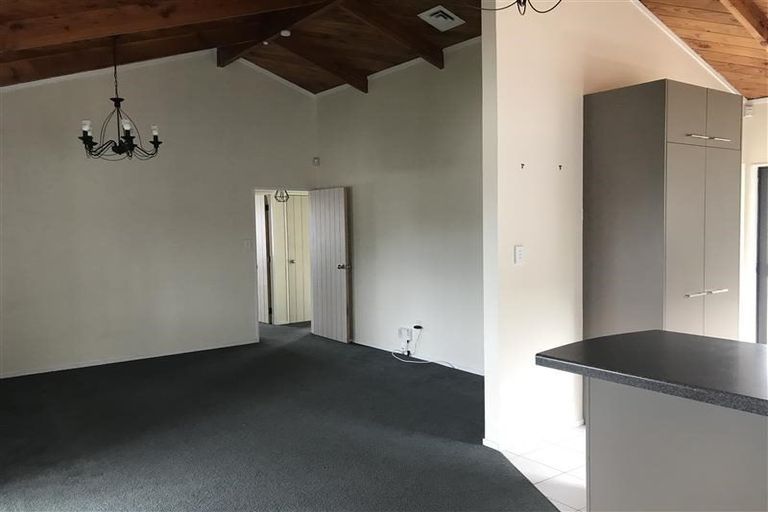 Photo of property in 2/48 Bellfield Road, Opaheke, Papakura, 2113