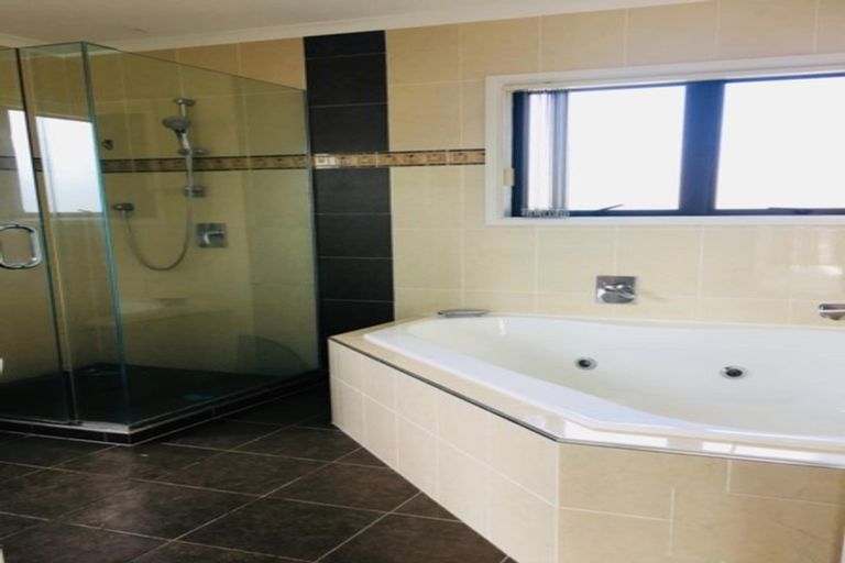 Photo of property in 3 The Enclave, Totara Heights, Auckland, 2105