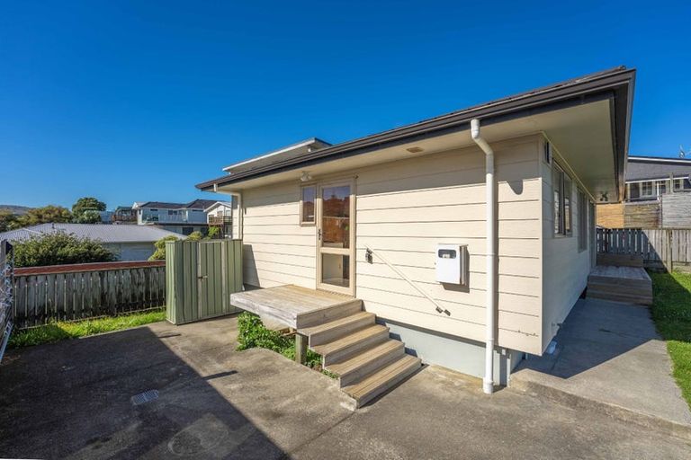 Photo of property in 2 Dimock Street, Titahi Bay, Porirua, 5022