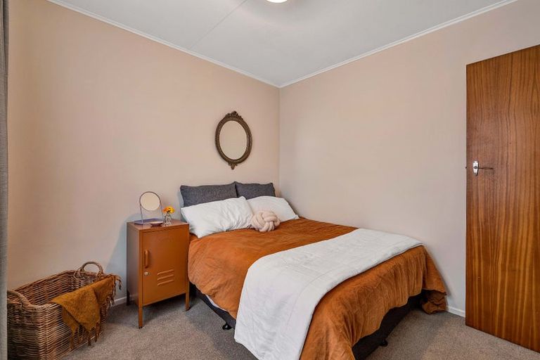 Photo of property in 15b Mayfair Place, Westown, New Plymouth, 4310