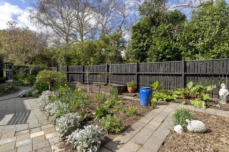 Photo of property in 469a Te Moana Road, Waikanae, 5036