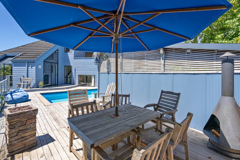 Photo of property in 15 Park Rise, Campbells Bay, Auckland, 0630