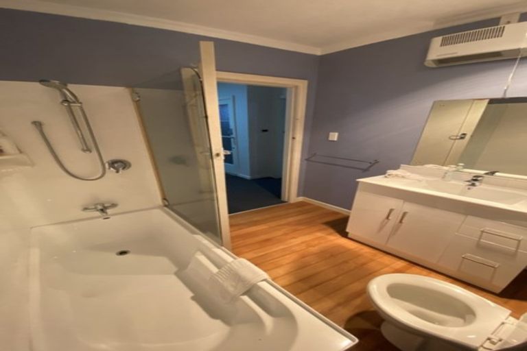 Photo of property in 35 Mappleton Avenue, Burnside, Christchurch, 8053