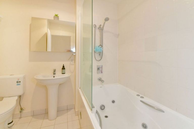 Photo of property in 39/3 Riverside Road, Orewa, 0931