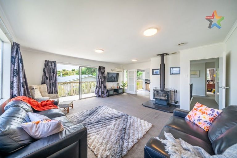 Photo of property in 50 Acacia Avenue, Maungaraki, Lower Hutt, 5010