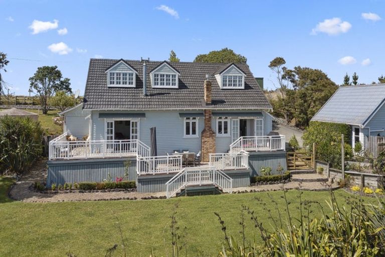 Photo of property in 176 Valley Road, Waitoki, Kaukapakapa, 0871