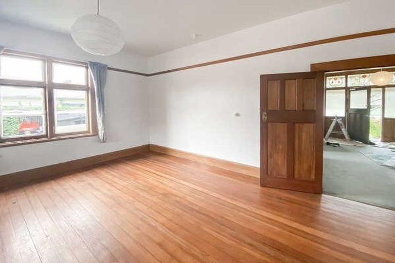 Photo of property in 142 Totara Street, Riccarton, Christchurch, 8041