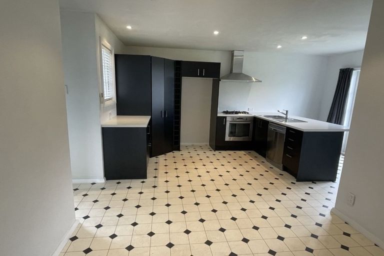 Photo of property in 37 Blighs Road, Strowan, Christchurch, 8052