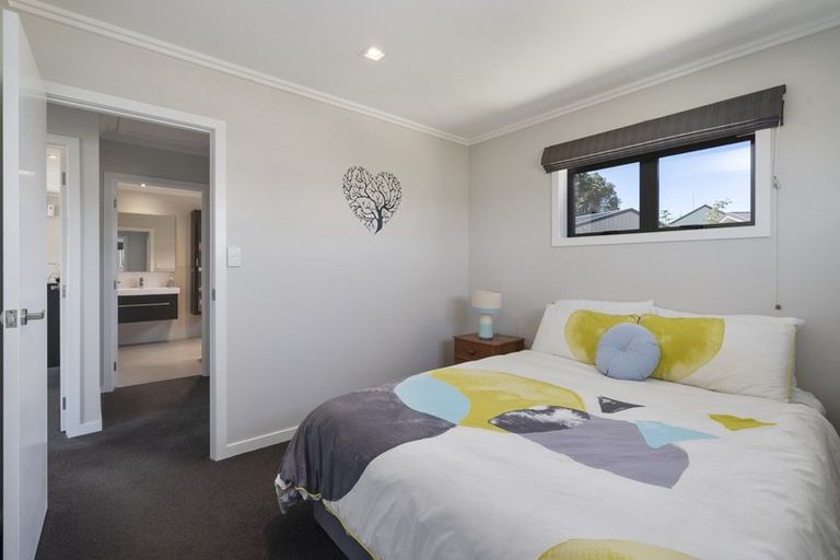 Photo of property in 39 Dahlstrom Grove, Kelvin Grove, Palmerston North, 4414