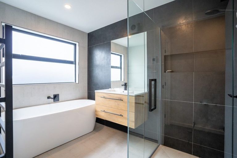 Photo of property in 44 Stratford Drive, Mount Pisa, Cromwell, 9383