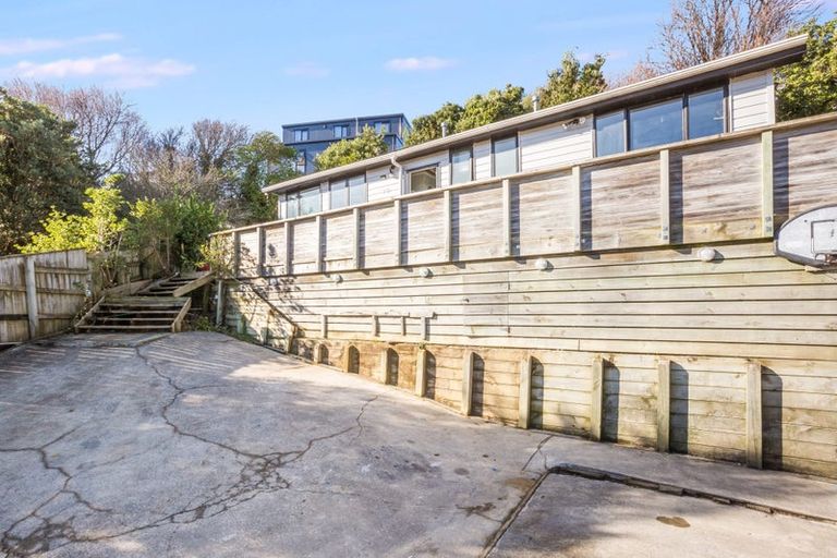 Photo of property in 10 Hereford Street, Cannons Creek, Porirua, 5024