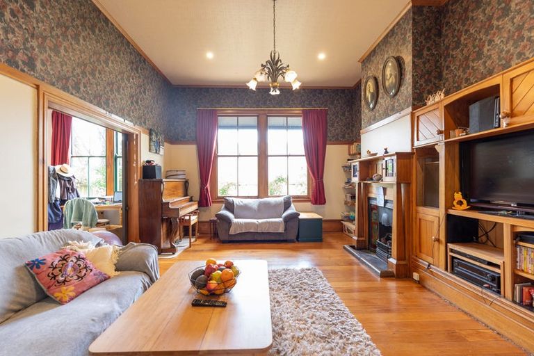 Photo of property in 54 Brightwater Terrace, Terrace End, Palmerston North, 4410