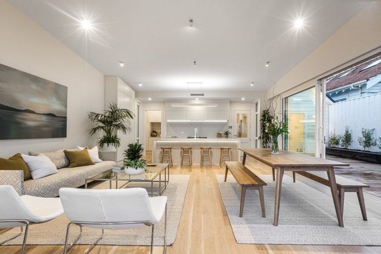 Photo of property in 4 Cheltenham Road, Devonport, Auckland, 0624