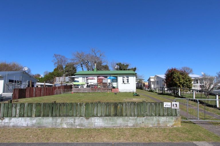 Photo of property in 17 Tay Street, Tokoroa, 3420