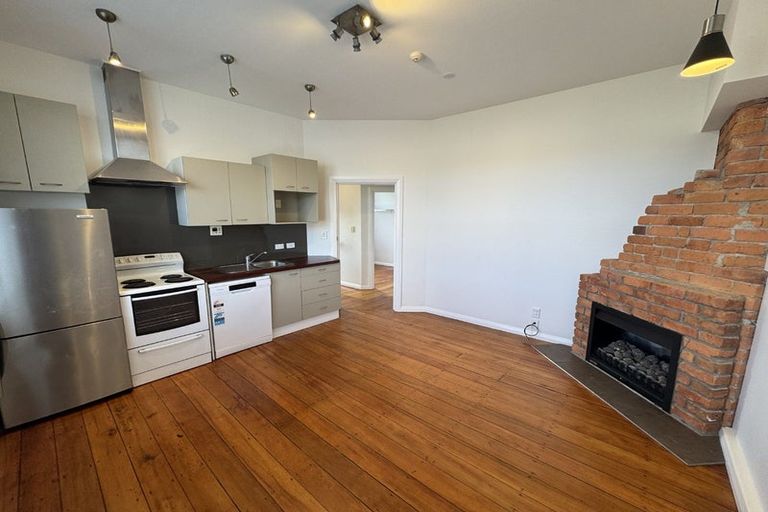 Photo of property in 77 Brougham Street, Mount Victoria, Wellington, 6011