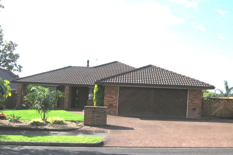 Photo of property in 60 Simmental Crescent, Somerville, Auckland, 2014