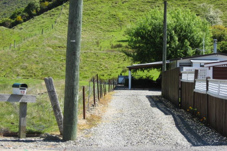 Photo of property in 13 Cornwall Street, Picton, 7220