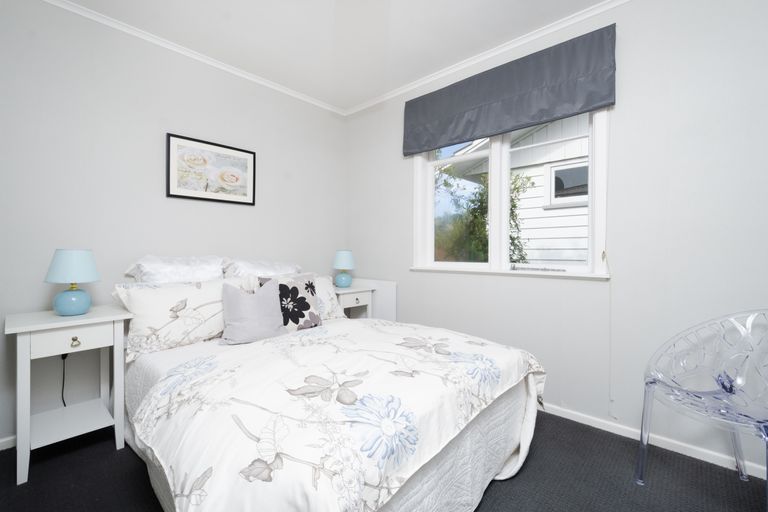 Photo of property in 2/27 Abbotleigh Avenue, Te Atatu Peninsula, Auckland, 0610