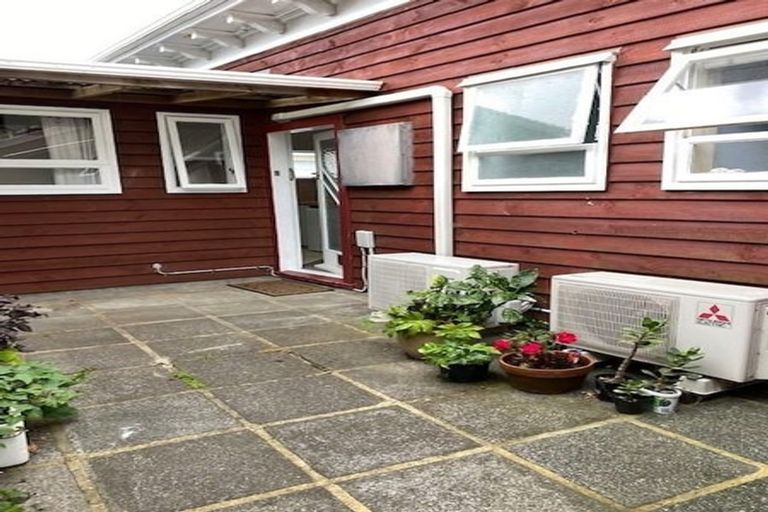 Photo of property in 53 Hawker Street, Mount Victoria, Wellington, 6011