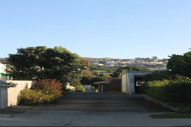 Photo of property in 2/66 Main Road, Titahi Bay, Porirua, 5022