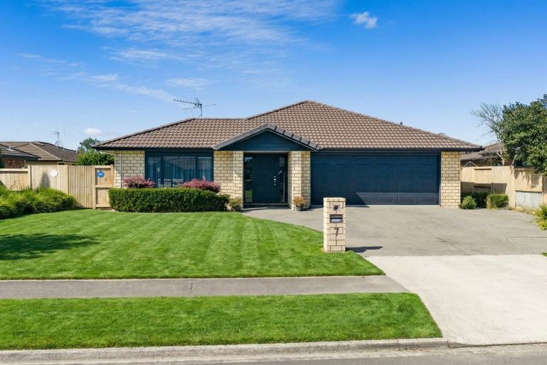Photo of property in 7 Whitney Place, Rototuna North, Hamilton, 3210