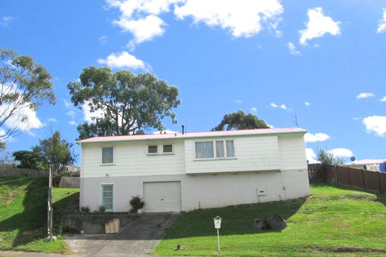 Photo of property in 13 Speargrass Grove, Timberlea, Upper Hutt, 5018