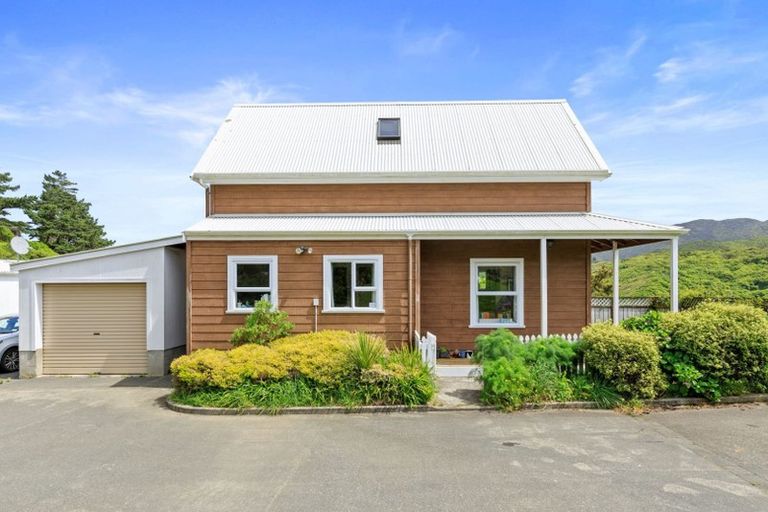 Photo of property in 24 Vancouver Street, Kingston, Wellington, 6021