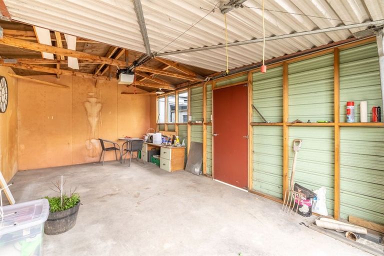 Photo of property in 1 Crombie Street, Gore, 9710