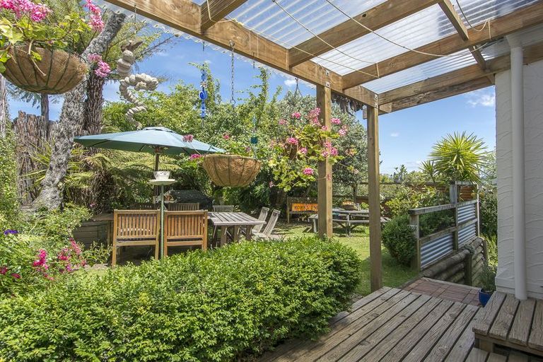 Photo of property in 100 Mansels Road, Parkvale, Tauranga, 3112