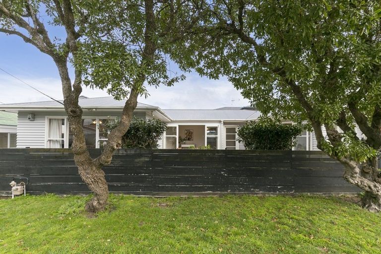Photo of property in 2 Rex Street, Miramar, Wellington, 6022