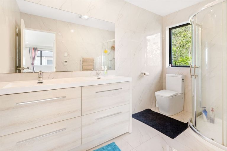 Photo of property in 14 Kotuku Street, Te Atatu Peninsula, Auckland, 0610