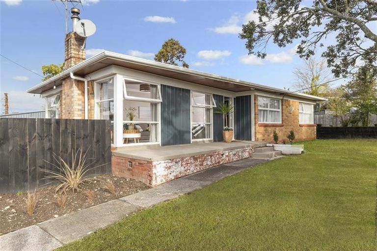 Photo of property in 82 Glengarry Road, Glen Eden, Auckland, 0602