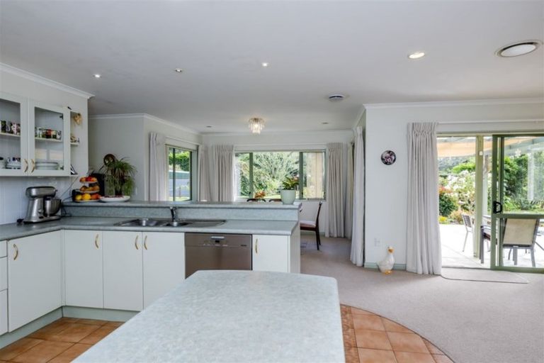 Photo of property in 98 Taylors Road, Otaki, 5583