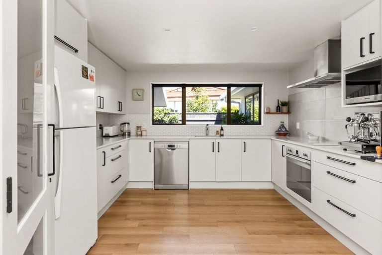 Photo of property in 19 Laurent Place, Greenmeadows, Napier, 4112