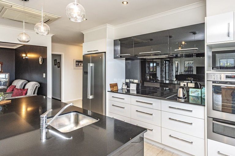 Photo of property in 8 Lithgow Drive, Otamatea, Whanganui, 4500