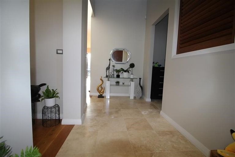 Photo of property in 13 Paso Fino Crescent, Karaka, Papakura, 2113