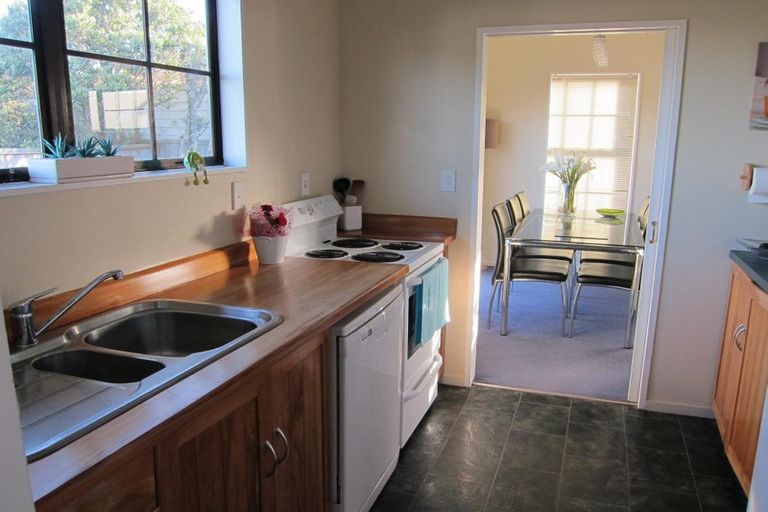 Photo of property in 66 Frobisher Street, Island Bay, Wellington, 6023