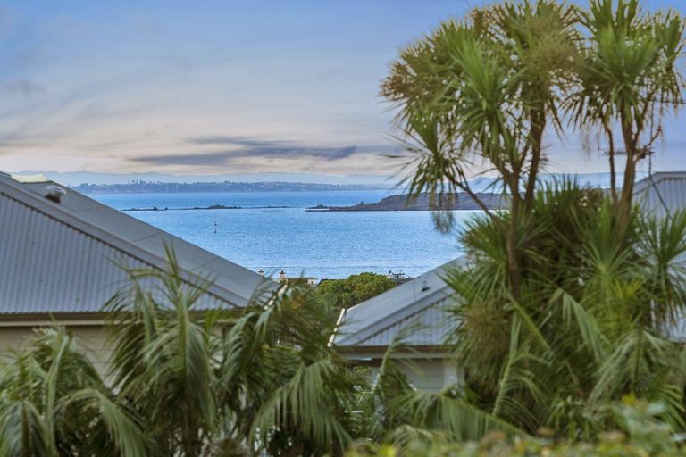 Photo of property in 106a Godden Crescent, Mission Bay, Auckland, 1071