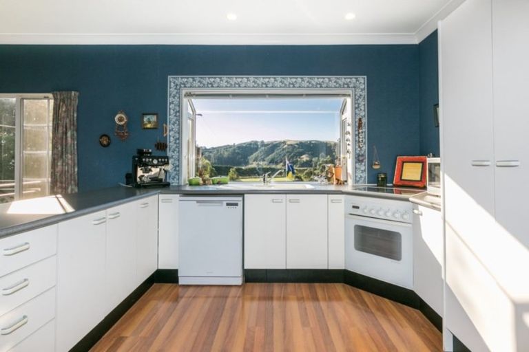 Photo of property in 16 Kaiangaroa Place, Bay View, Napier, 4104