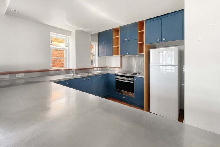 Photo of property in Olympus Flats, 1/280 Oriental Parade, Oriental Bay, Wellington, 6011