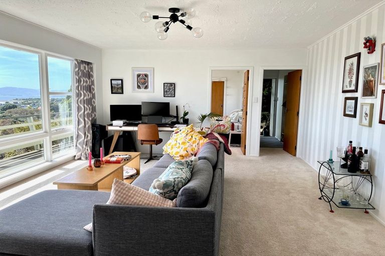 Photo of property in 28-30 Matipo Street, Eastbourne, Lower Hutt, 5013