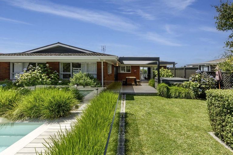 Photo of property in 6 Laing Place, Otumoetai, Tauranga, 3110
