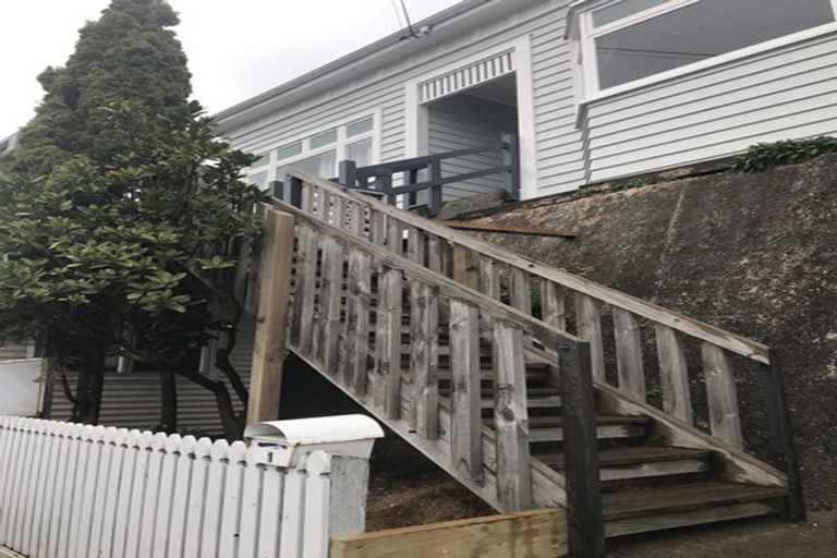 Photo of property in 1 Kenwyn Terrace, Newtown, Wellington, 6021