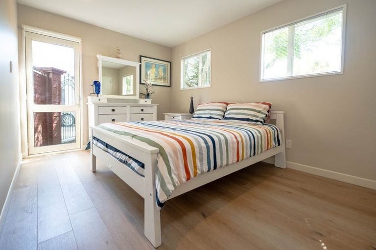 Photo of property in 1 Alfred Street, Northcote Point, Auckland, 0627