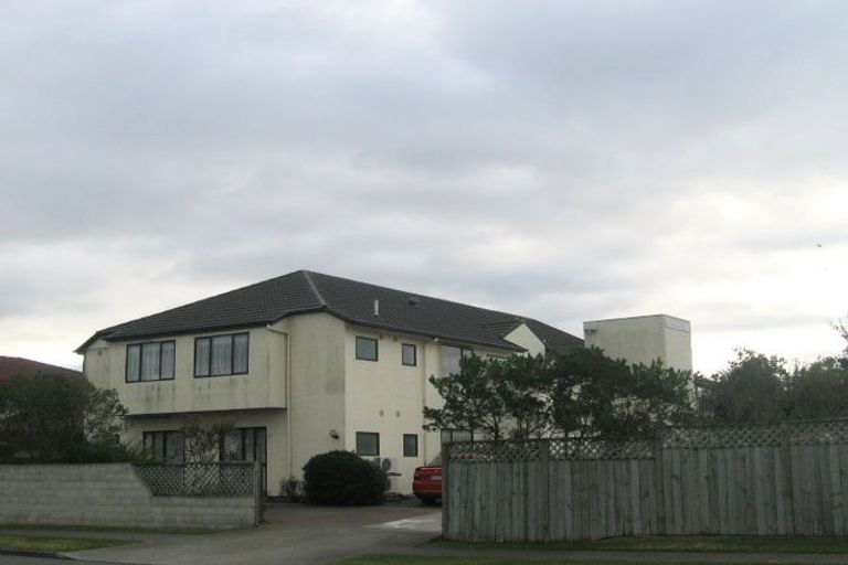 Photo of property in 82 Tait Drive, Greenmeadows, Napier, 4112