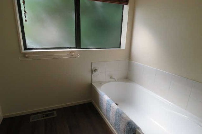 Photo of property in 4 Akona Lane, Hamilton East, Hamilton, 3216