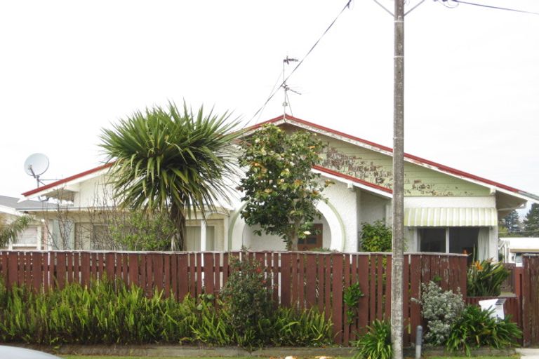 Photo of property in 268 Courtenay Street, Strandon, New Plymouth, 4312