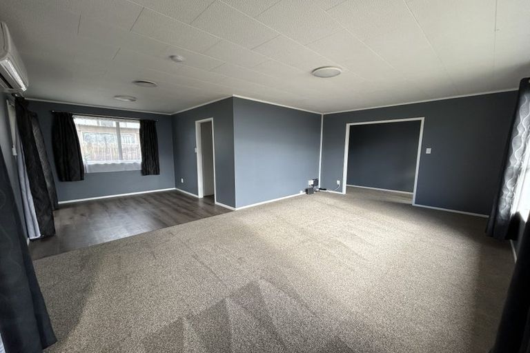 Photo of property in 13 Farwood Drive, Henderson, Auckland, 0612