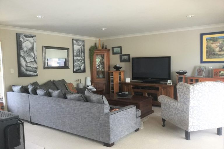 Photo of property in 22 Pipi Dune, Whitianga, 3510