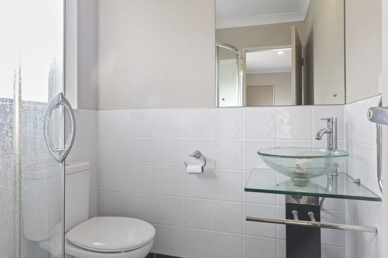 Photo of property in 21 Old Barn Road, Opaheke, Papakura, 2584